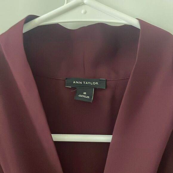 Ann Taylor Burgundy Bow Neck Shell - Picture 2 of 6